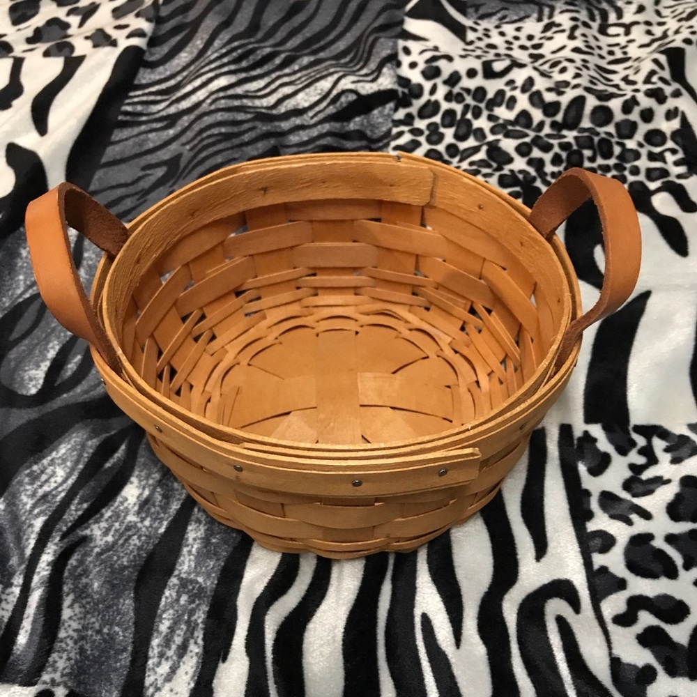 Small Vintage Handwoven Longaberger Basket 🧺